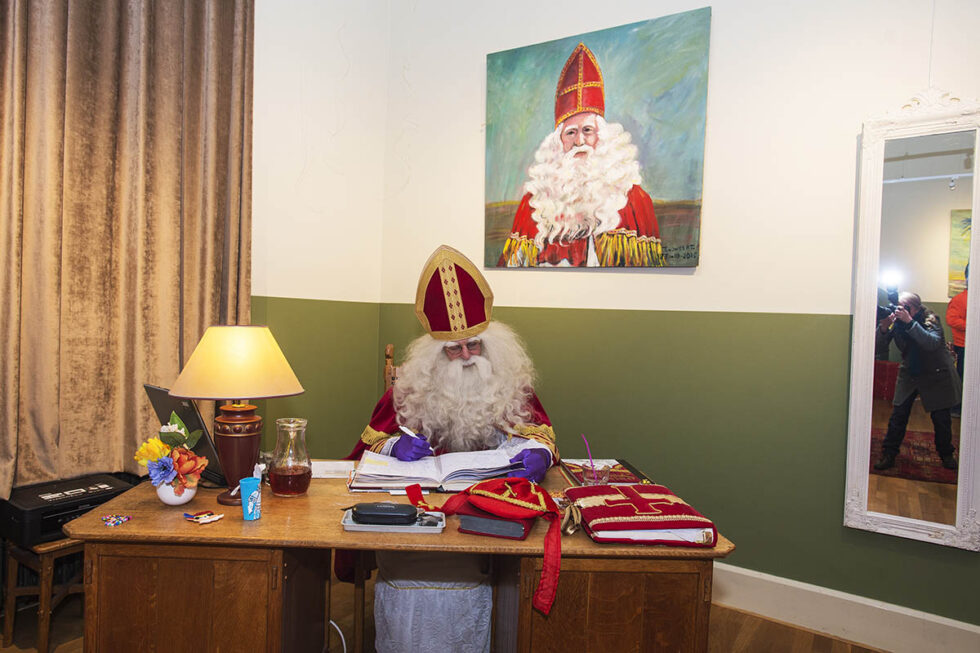 2017 Waalwijk Sinterklaas logeert in het oude Raadhuis.