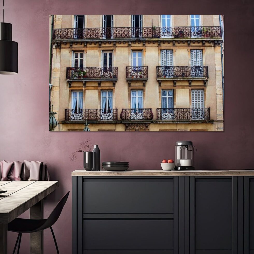 1904142 Gevel met smeedijzeren balkonnetjes